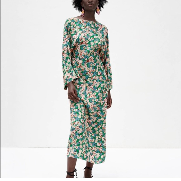 Zara Midi Allover Floral Print V Back Slit
Hem Dress Green S - Picture 1 of 16